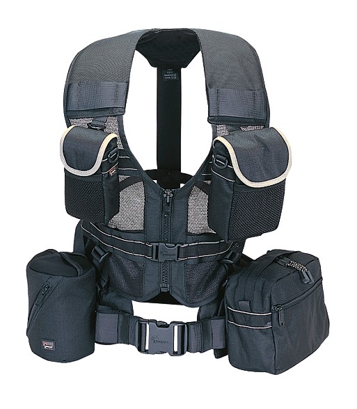 Das Lowepro 'Street & Field' (SF) Tragesystem mit der 'Weste - Vest Harnest' und dem 'Deluxe Waistbelt'